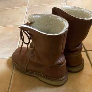 Gently used Duckfeet women’s boots.